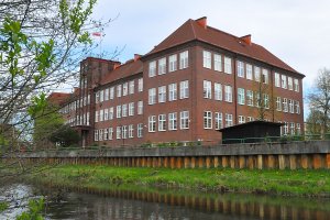 Główny budynek dydaktyczny Szkoły